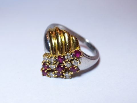 少し古いイメージのリング