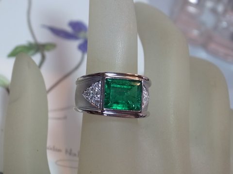 ボリューム感のあるシャープなデザイン