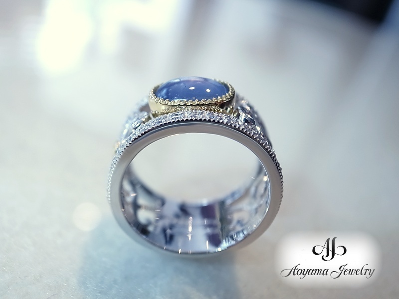 プラチナのベースに、ポイントでゴールドを使っています