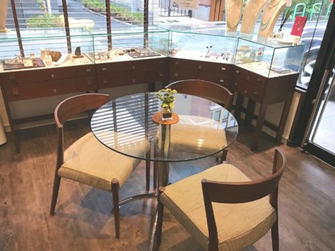 青山宝飾店舗